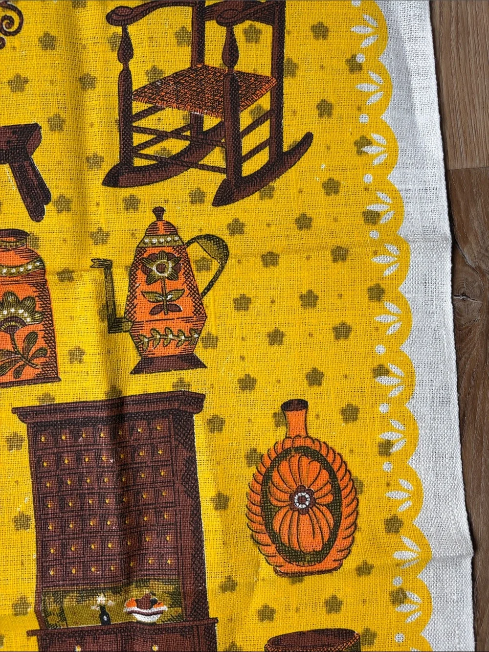 Vintage-Style Yellow Kitchen Tea Towel with Brown Orange Motif